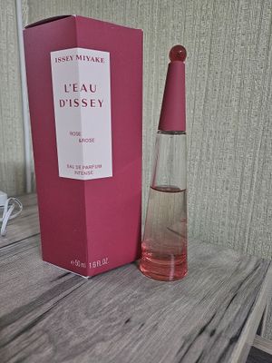 Issey Miyake, Rose & Rose. Покупала в Греции дьюти фри