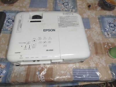 Продается проектор EPSON EB-X500