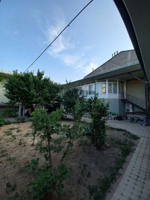 Продается дом 6,20-соток Яккасарайский район 9-ком