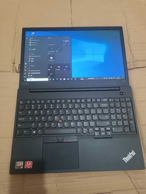 Noutbuk LENOVO ThinkPad