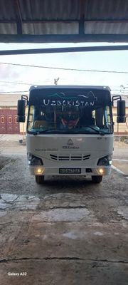 Isuzu avtobus sotiladi