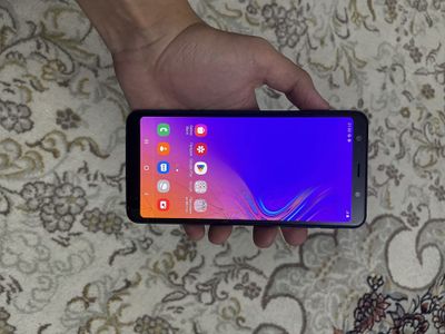 Samsung A7 18 6/64gb срочни сотилади