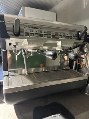Продается кофе машинка SIMONELLI APPIA II COMPACT