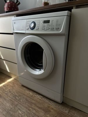 Стиральная машина LG 5кг СРОЧНО