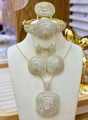 Бижутерия на продажу
