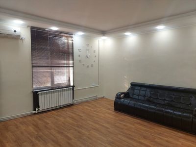 Офис Недолеко от М.Пахтакора 50м2