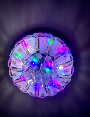 Продаю люстру с пультом Bluetooth