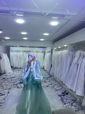 Ansambl kòyne bir marta kiyilgan fotosessiya uchun