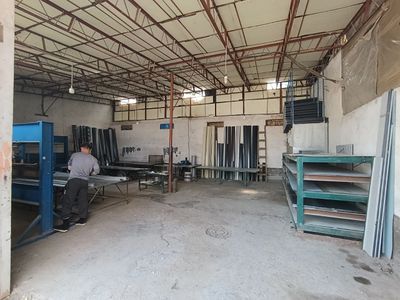 Продаётся 1 500 м². производственная база.