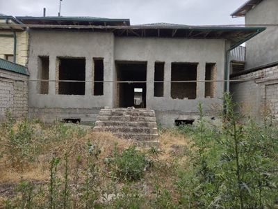 Yangihayot Chortoq MFY da hovli sotiladi, 7 xonali, 200 m², 5 sotix