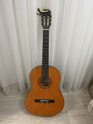 Gitara sotilada kraskasi kochgan joylari bor