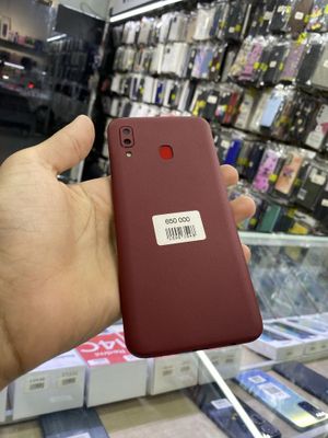 Samsung A20.
