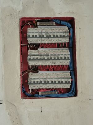 Elektrika mantaj Ustanovka
