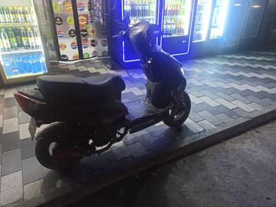 Skuter m8 125cc sotiladi