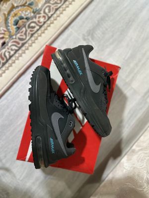 Nike original кроссовки б/у 1-2 раза носили продам