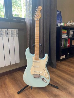 Электрогитара Squire Deluxe Stratocaster