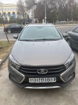 LADA VESTA CROSS в отличном состоянии