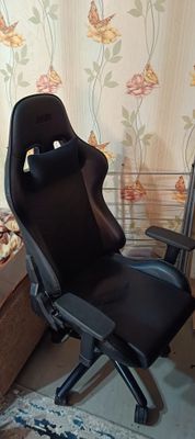 Продам игровое кресло 2e gaming bushido