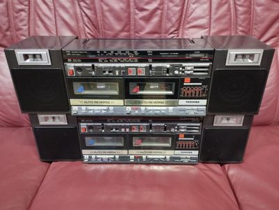 Toshiba BomBeat SX 85 , в отличном состоянии