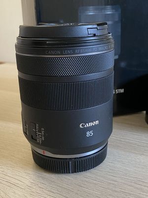 Canon 85mm 2.0 macro