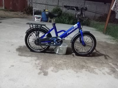Sotiladi detskiy velosaped