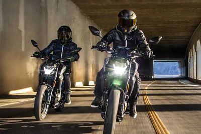 CFMOTO 250NK sport naked yangi model bardoshli va chaqqon biklend uz