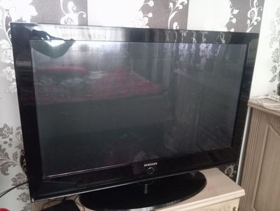 Телевизор 42 талик Samsung uz digital тюнери билан сотилади