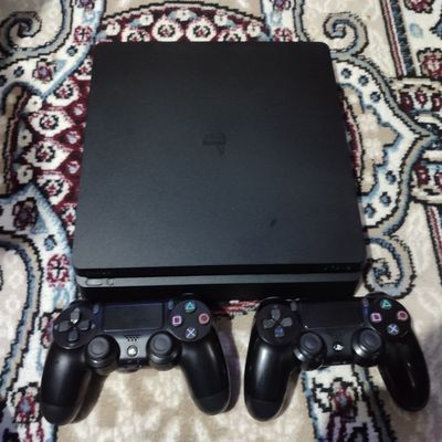 Playstation 4 slim