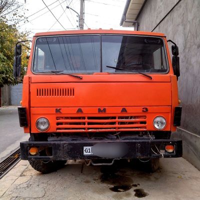 KAMAZ 55111, yurib turgan moshina