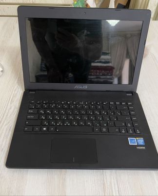 Noutbuk Asus
