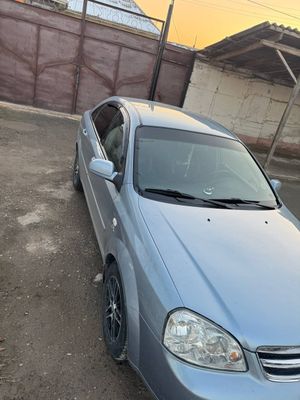 Chevrolet lasetti 1.8