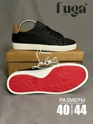 CHIRISTIAN LOUBOUTIN
