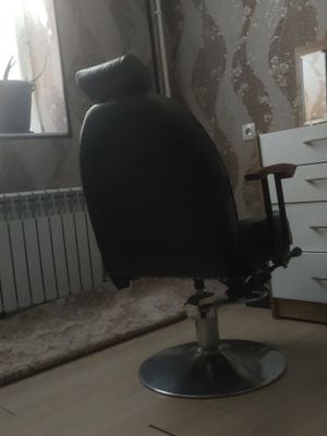 Salon kreslosi sotiladi.uyda foydalanilgan