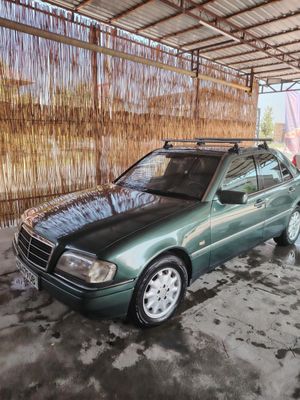 Мерседес. w 202 сотилади