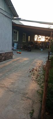 13 sotiq uy sotiladi xamma sharoit bor tayyor uy 9 xona 2 ta sanuzel