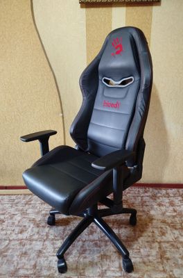 Игравой кресло сотилади