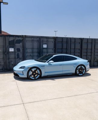 Porsche taycan turbo