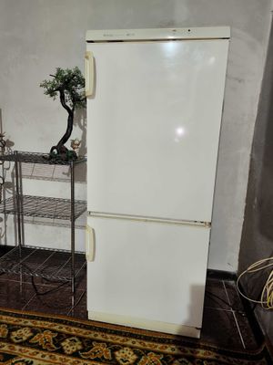 Продам холодильник "Snaigi"