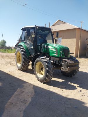 LS 100 Plus traktor