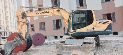 Ekskavator Hundai 140W sotiladi. Yili: 2012 Ishlagan vaqti:23000