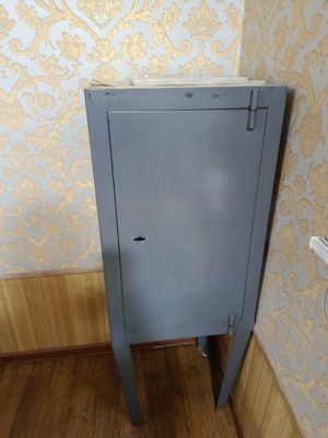 Продам сейф металлический