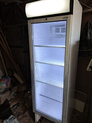 Продам витрины холодильник Артел
