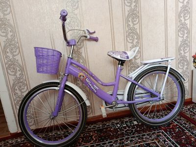 Qiz bolalar velospedi.
