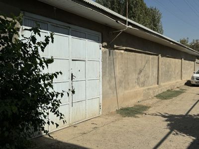 Nazarbekda uy sotiladi 6 sotig sotigi 10.000 $ dan