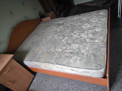 продается кровать