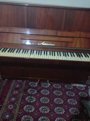 Пианино " Ласточка"
