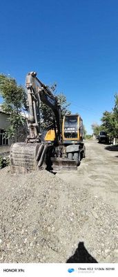 Эксковатор срочно сотилади