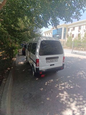 Mashina 2023 yil ishlab chiqarilgan moshina yangi hamma joyi radnoy
