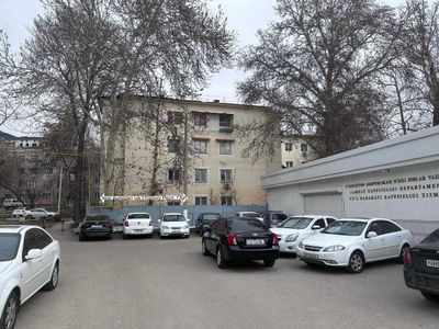 Под офис м.Буюк Ипак Йули 3-комн 1/4 90 м² 6-окон без ремонта 2-линия