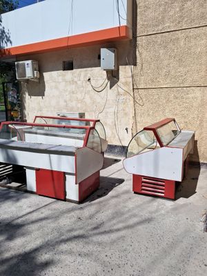 Vetrina haladilnik sotiladi